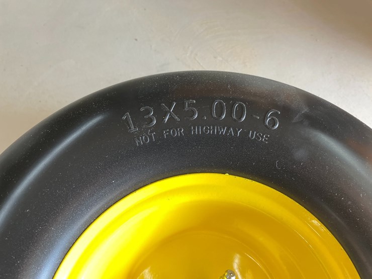 john-deere-2445-image-9