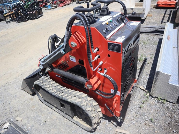 ft380-mini-skidloader-image-6