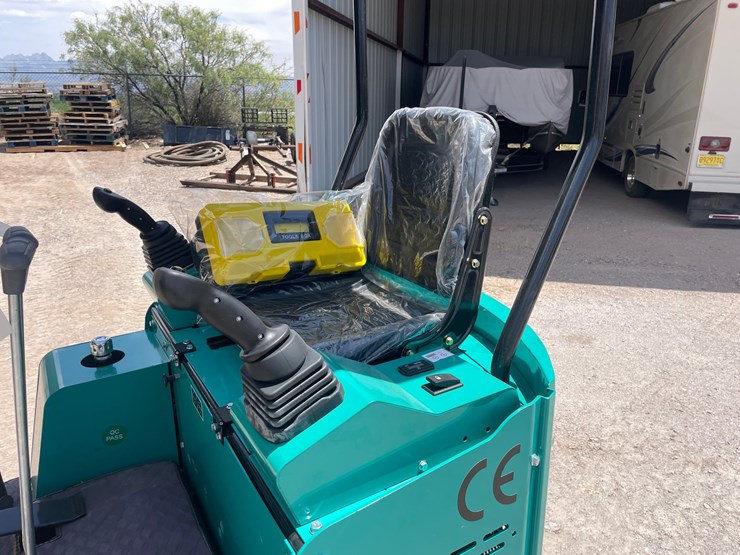 #2657-•-unused-cfg-mini-excavator-image-9