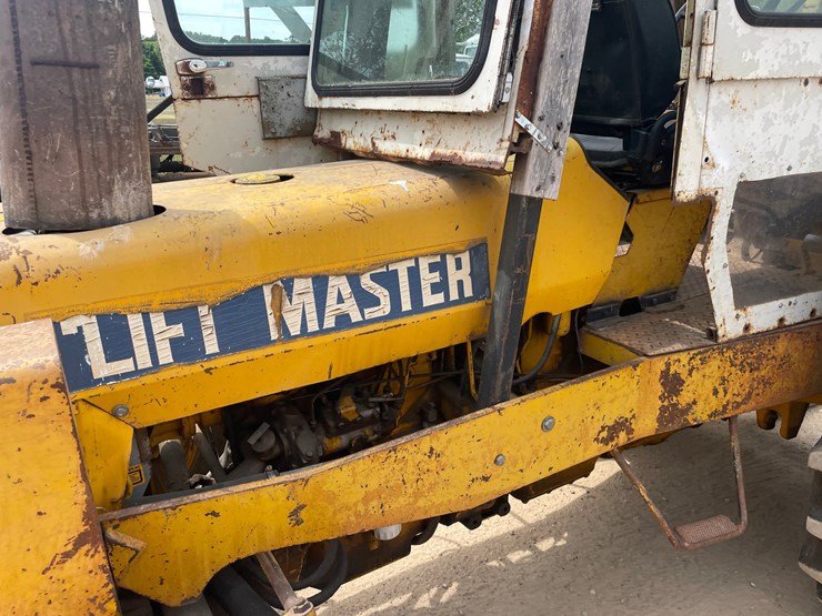 #302-•-liftmaster-rough-terrain-forklift-(boyceville-wi)-image-12
