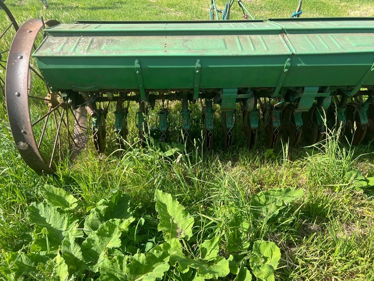 10-john-deere-10-image-3