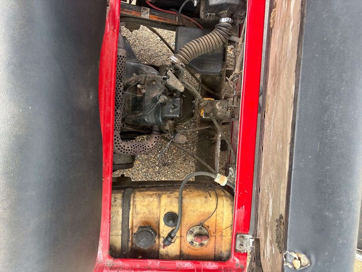 2002-club-car-ds-gas-golf-cart-image-15