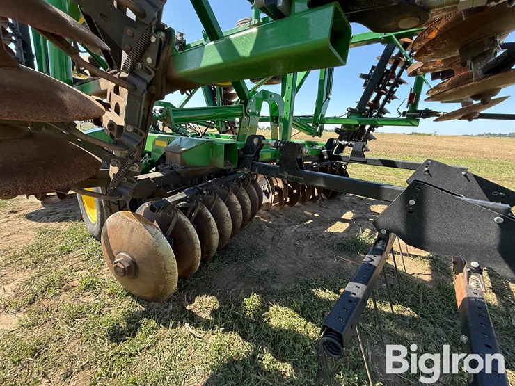 2016-john-deere-2623-image-17