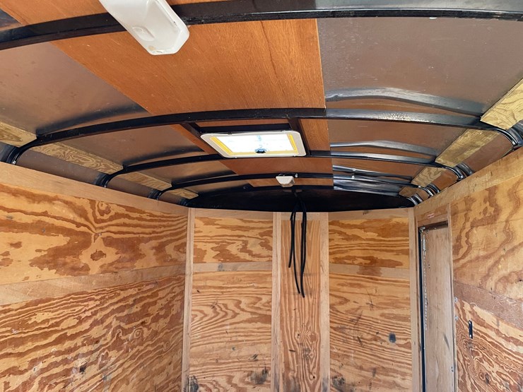 #7056-•-2008-forest-river-enclosed-trailer-(deerbrook,-wi)-image-9