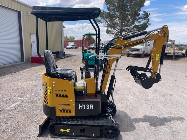 #2650-•-unused-cfg-mini-excavator-image-5