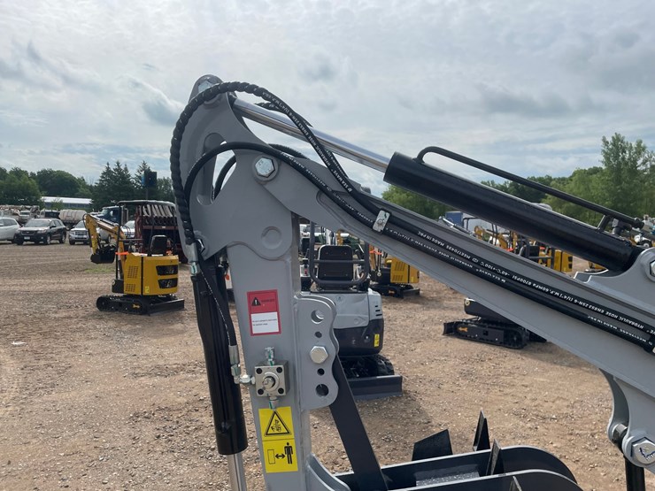 #2031-•-unused-2026-ats-mini-excavator-image-21