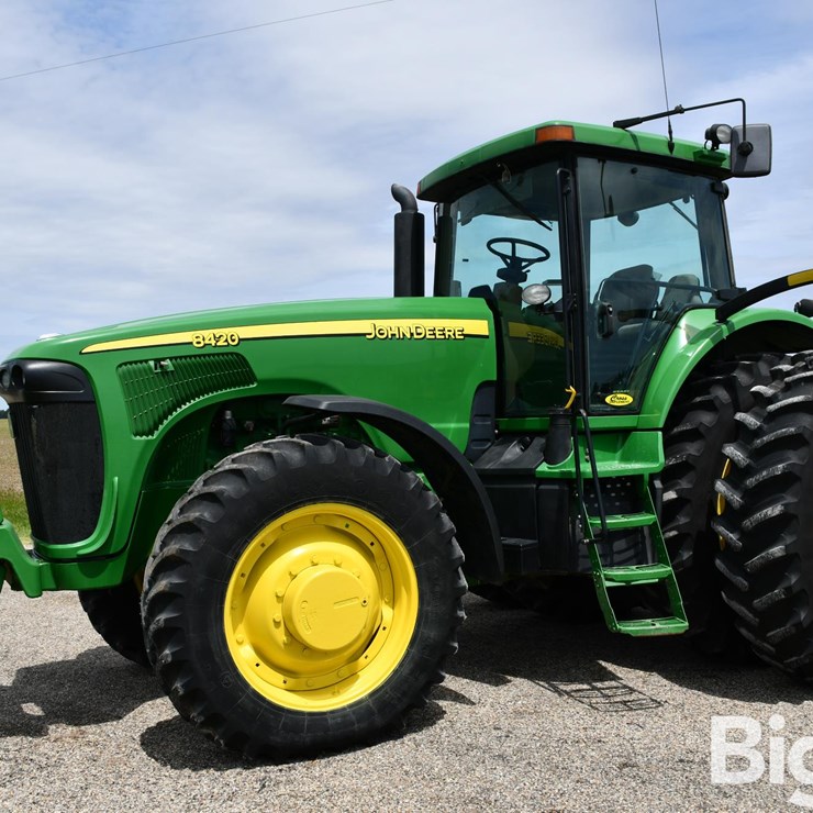 2004 JOHN DEERE 8420