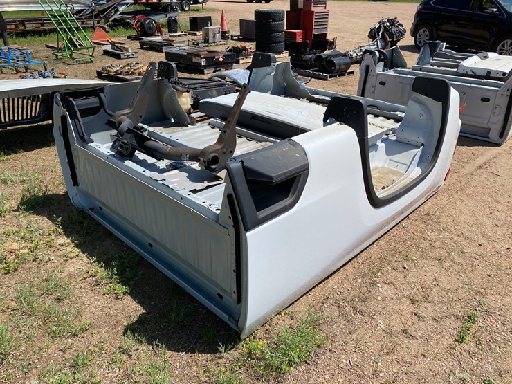 #7418-•-2020-and-newer-chevrolet-take-off-box-with-tailgate-(antigo,-wi)-image-1