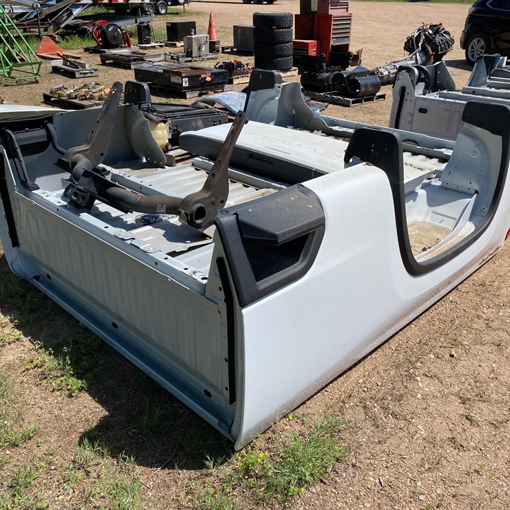 #7418 • 2020 and Newer Chevrolet Take Off Box with Tailgate (Antigo, WI)