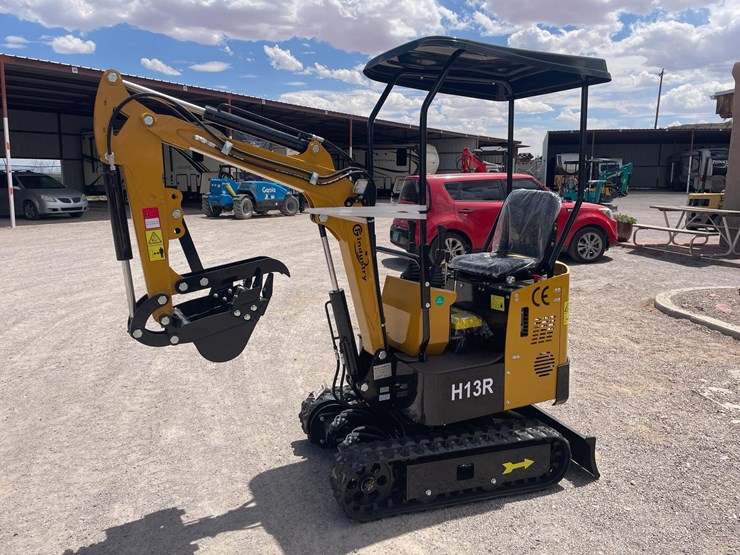 #2650-•-unused-cfg-mini-excavator-image-1