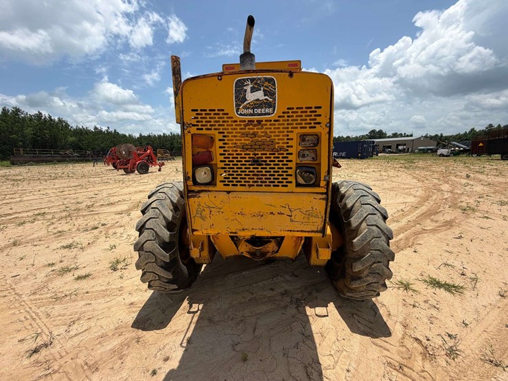 1992-deere-670b-image-24