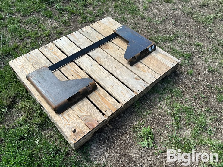 wolverine-qmp1-16-10t-skid-steer-plate-image-3