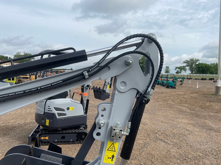 #2032-•-unused-2026-ats-mini-excavator-image-6