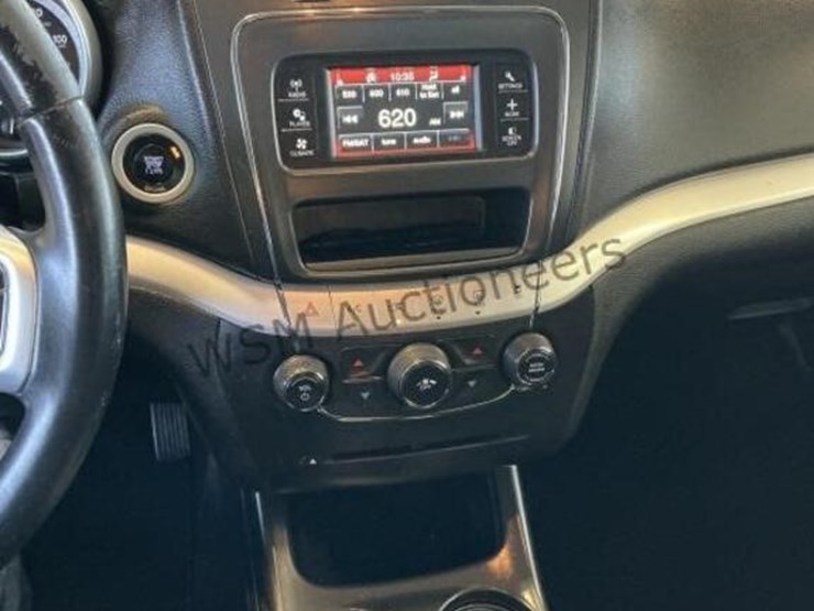 2015-dodge-journey-image-19