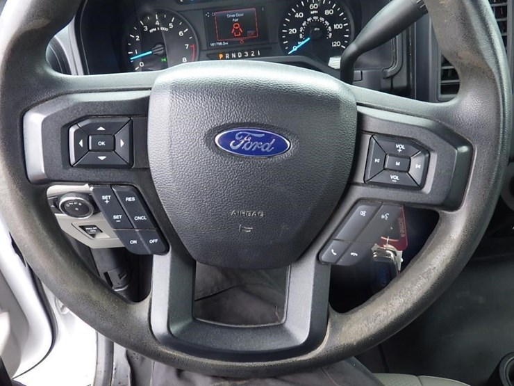 2016-ford-f150-xl-image-24