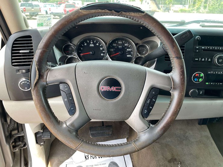 2013-gmc-sierra-1500-sle-image-12
