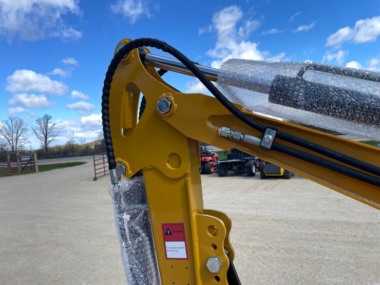 #1103-•-new-ats-rt15r-mini-excavator-image-25