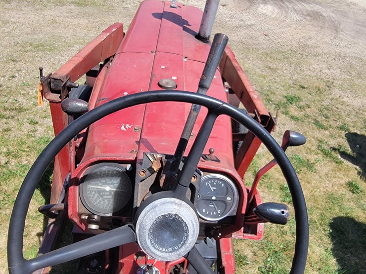 case-ih-farmall-706-image-21