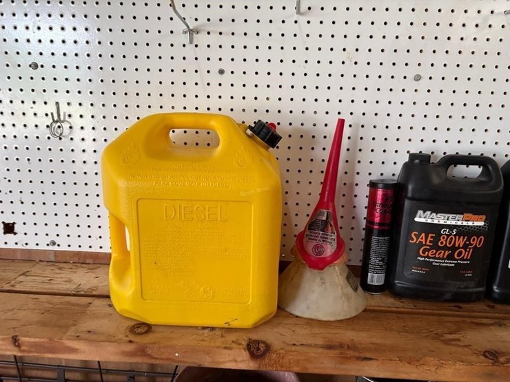 misc-oils,-gas-can,-funnels-etc-image-2