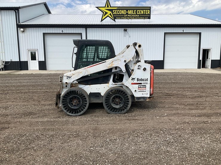 2014-bobcat-s570-image-2