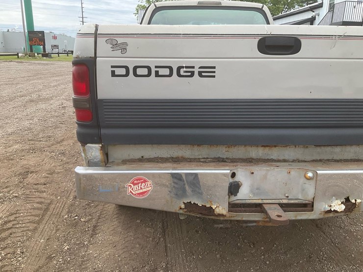 1999-dodge-2500-image-30