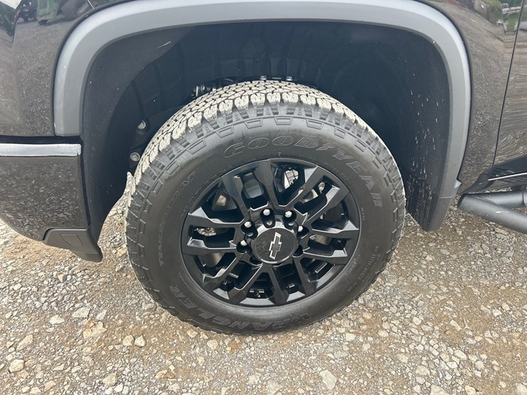 2026-chevrolet-2500hd-image-9