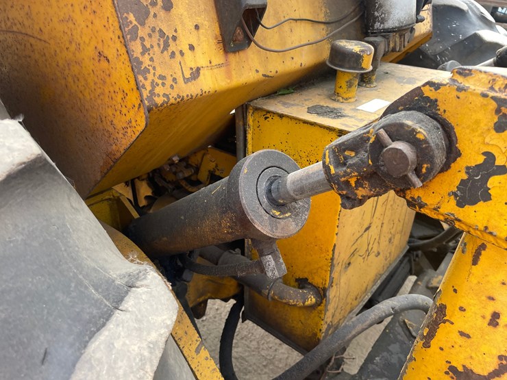 #302-•-liftmaster-rough-terrain-forklift-(boyceville-wi)-image-21