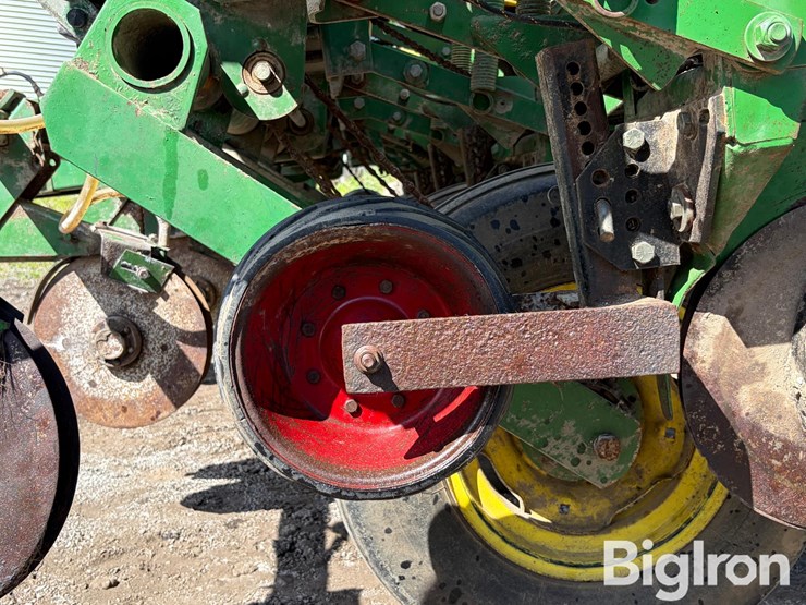 john-deere-7000-image-11