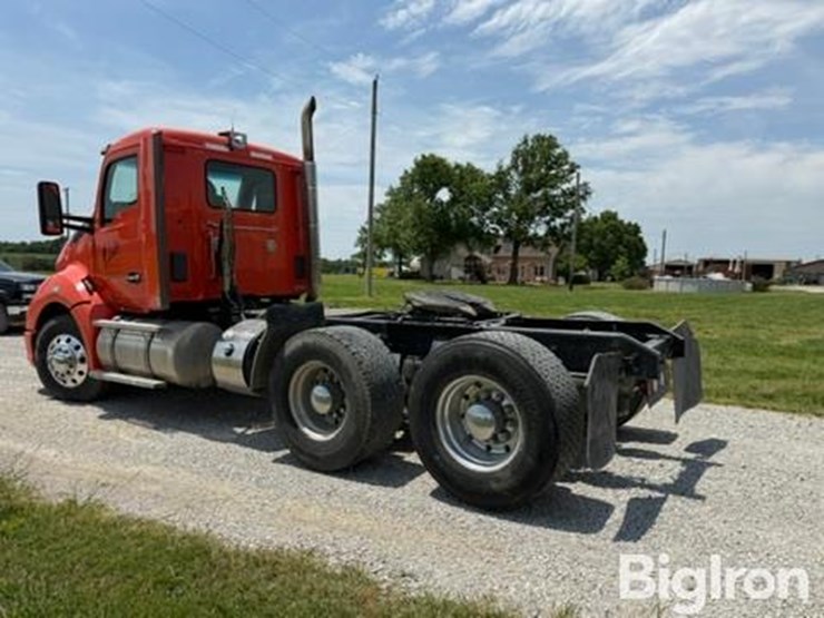 2016-kenworth-t680-image-7