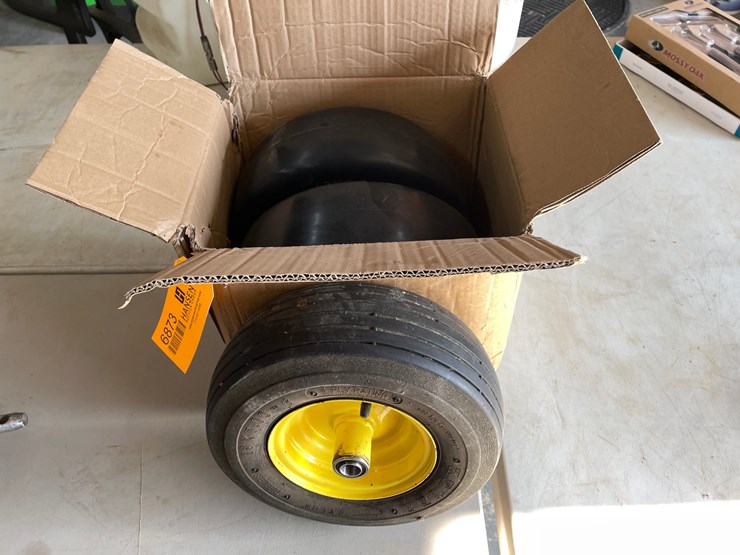 john-deere-2445-image-1