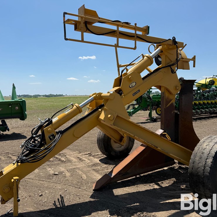 Johnson 6' Pull Type Drainage Tile Plow W/John Deere IGrade