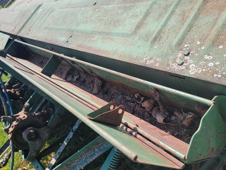 10-john-deere-10-image-26