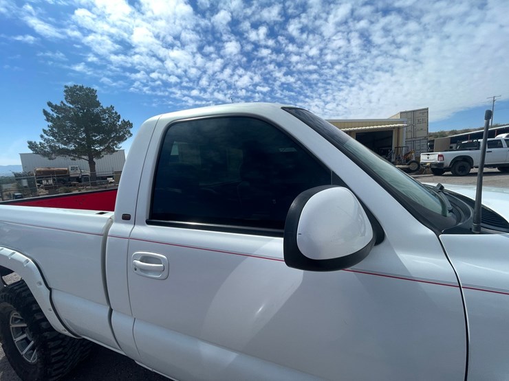 #212-•-2001-chevrolet-silverado-pickup-truck-(has-a-nm-title-image-20