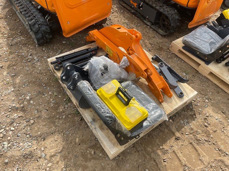#2014-•-unused-2026-landhonor-mini-excavator-image-16