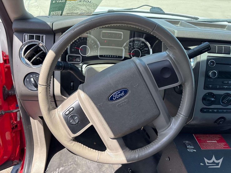2013-ford-expedition-el-xlt-image-14