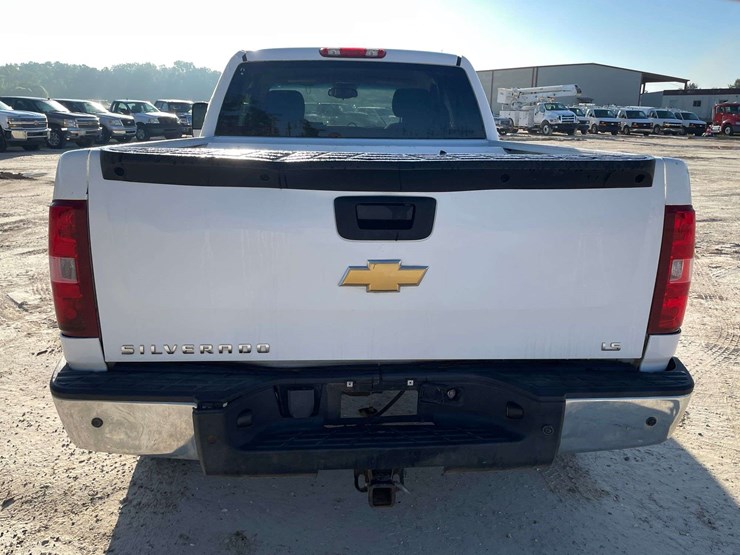2013-chevrolet-silverado-1500-image-2