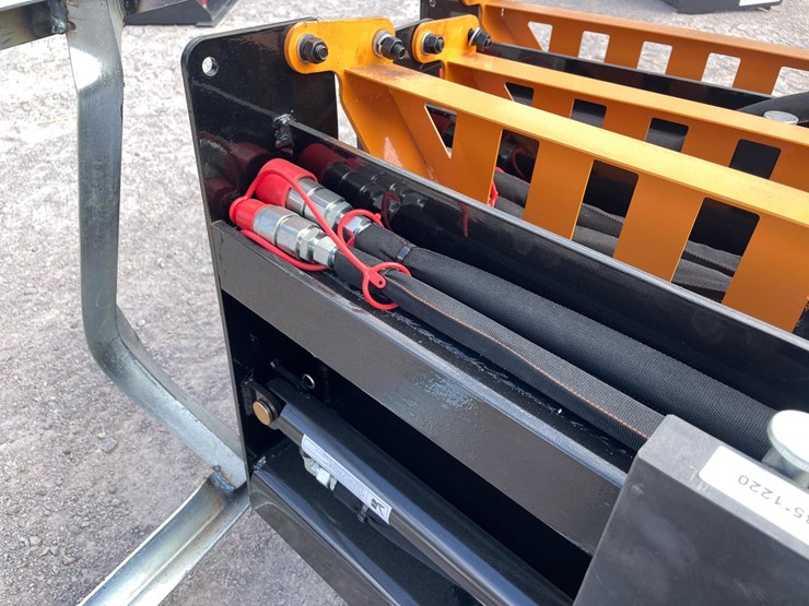 #2778-•-unused-2026-wolverine-adjustable-hydraulic-pallet-fork-attachments-image-7