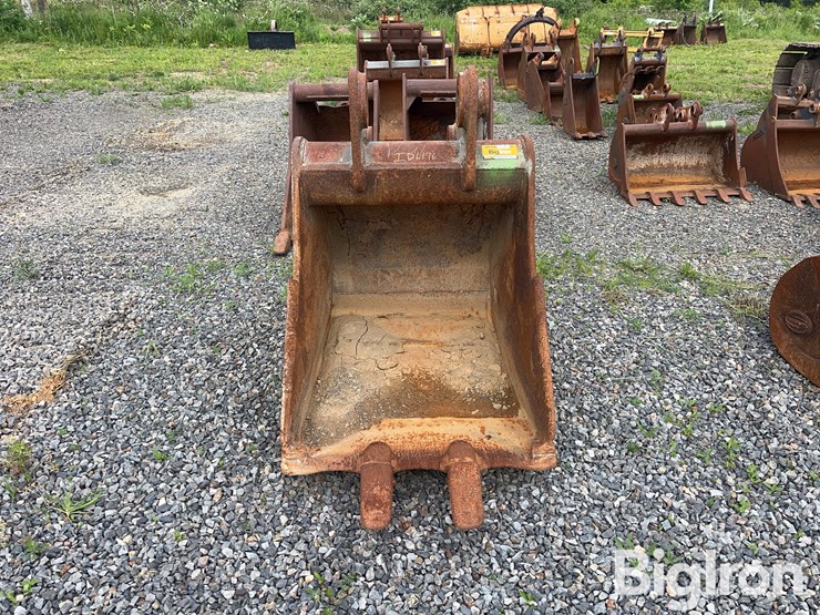 strickland-cx210-36”-excavator-bucket-image-2
