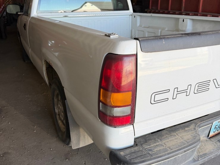 2002-chevy-1/2-ton-long-box-2wd-pickup,-6-cyl-gas,-automatic-transmission-image-19