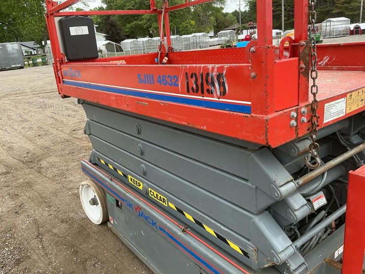 #1305-•-2007-skyjack-sj4632-scissor-lift-image-8