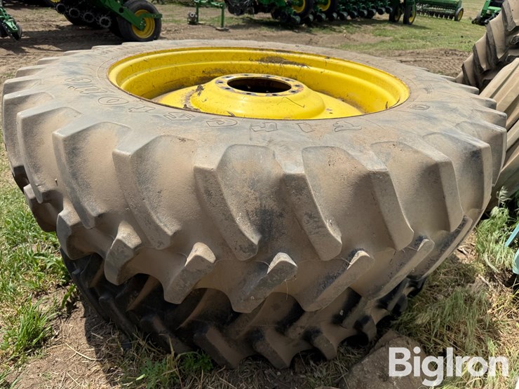 john-deere-8200-image-7