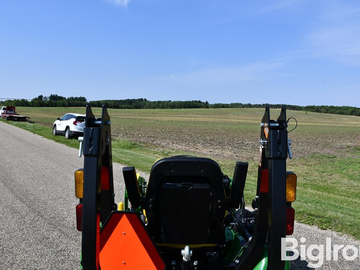 2025-john-deere-2025r-image-17