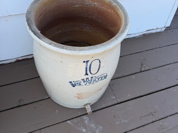 10-gallon-ice-water-crock,-red-wing-image-16