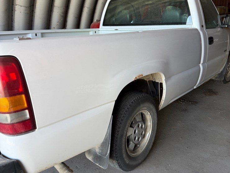 2002-chevy-1/2-ton-long-box-2wd-pickup,-6-cyl-gas,-automatic-transmission-image-12