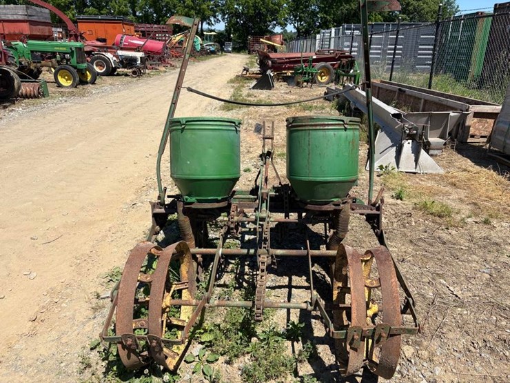 john-deere-246-image-4