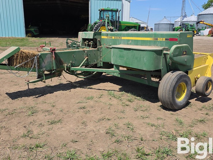 john-deere-328-image-5