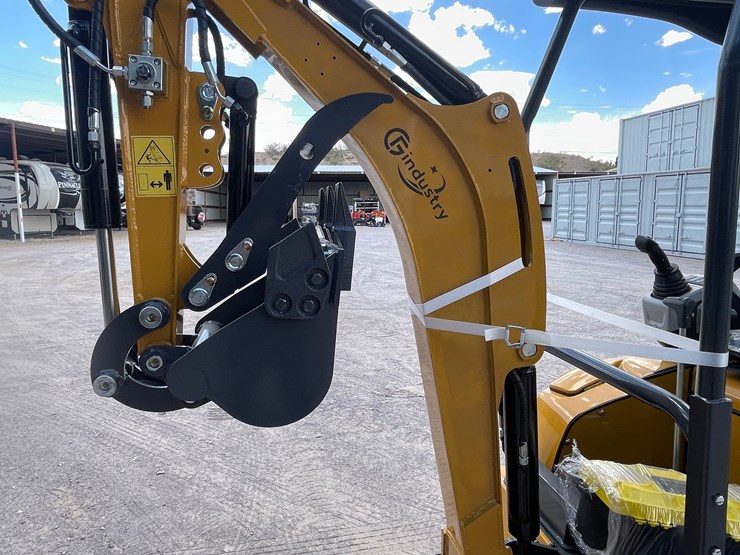 #2662-•-unused-cfg-mini-excavator-image-21
