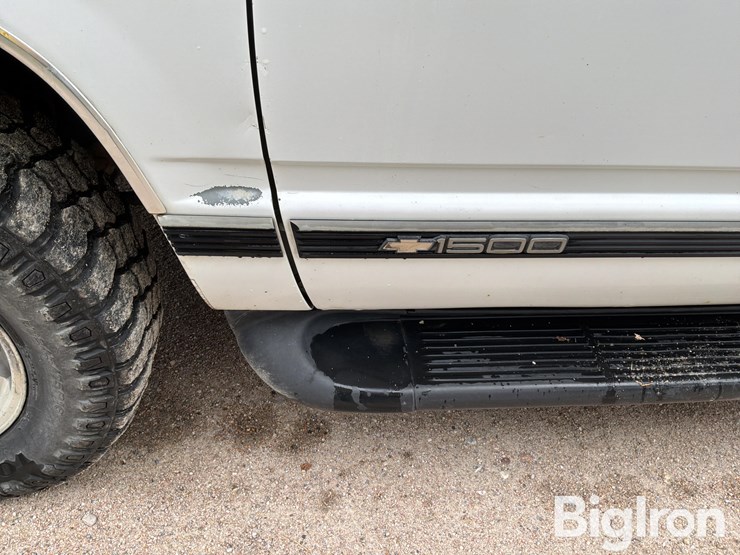 1996-chevrolet-tahoe-image-12