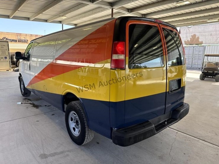 2016-chevrolet-express-2500-image-6
