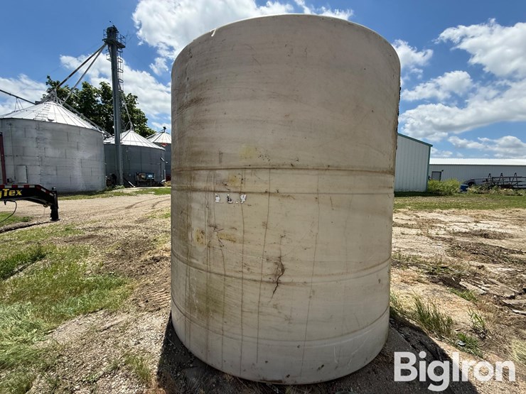 crown-rotational-molded-products-inc-5,500-gallon-vertical-tank-image-7